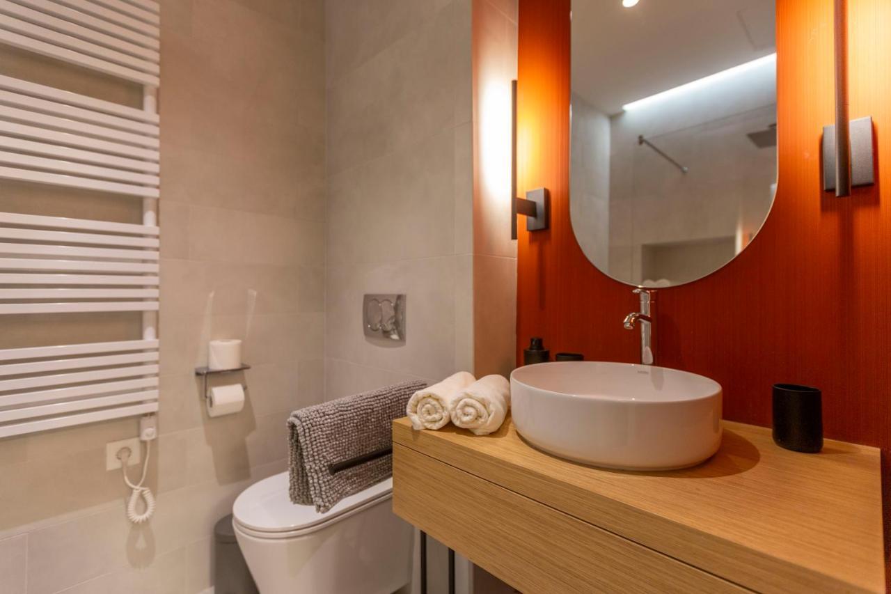 Luxurious Minimalist Residence With Sauna By Prestige Homes Budapest Exterior foto