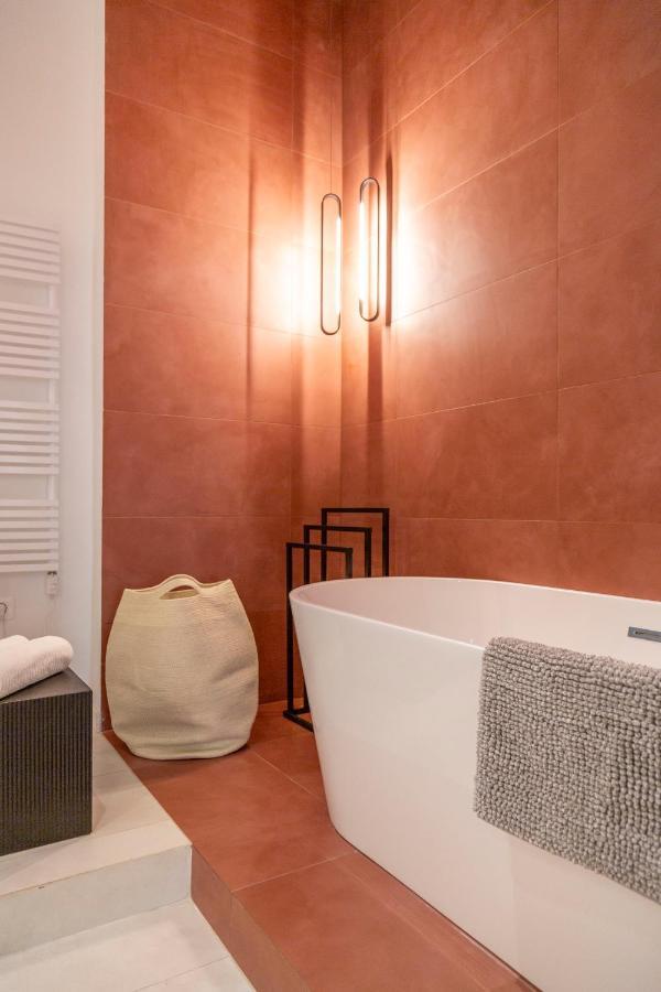 Luxurious Minimalist Residence With Sauna By Prestige Homes Budapest Exterior foto